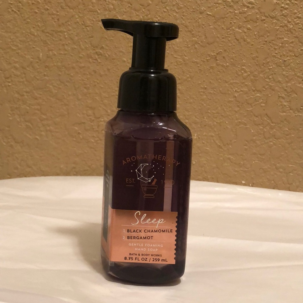 NWT Bath & Body Works Aromatherapy Sleep Black Chamomile & Bergamot Hand Soap